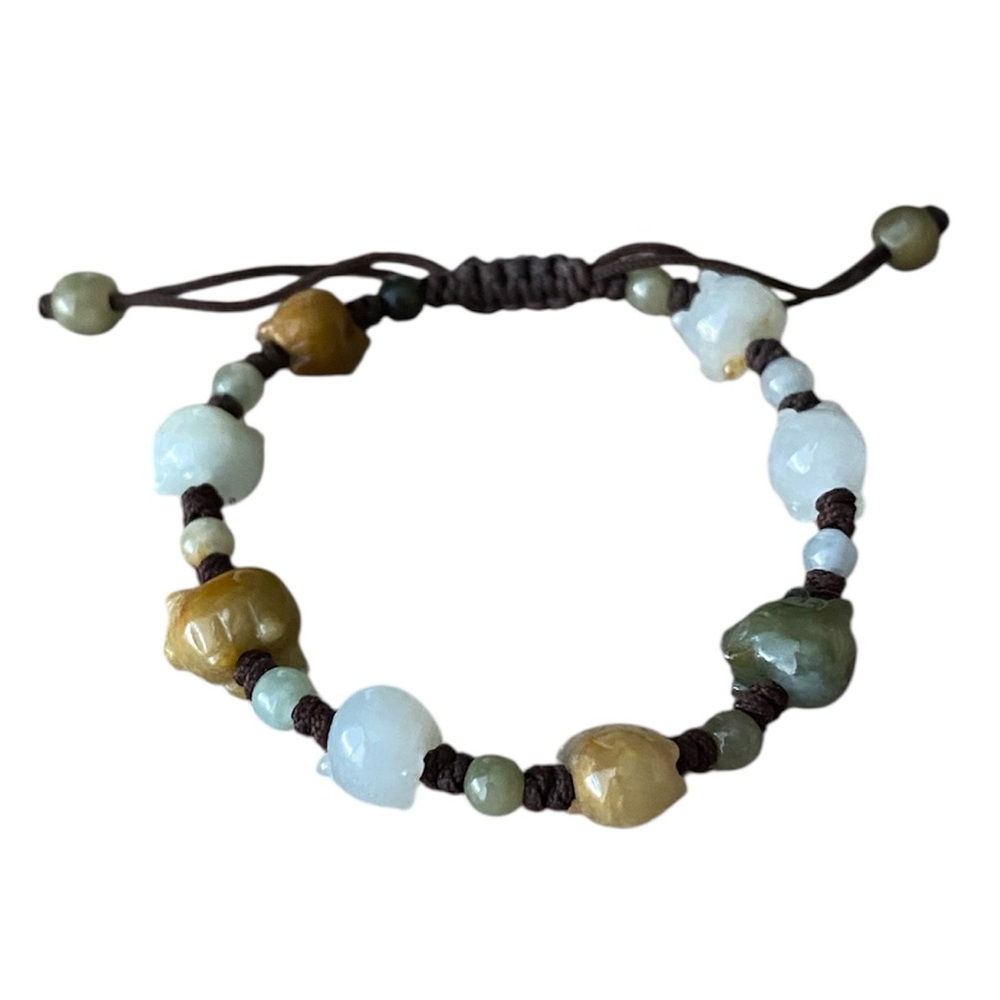 Adjustable Chinese Jade Pig Bracelet – Symbol of Wealth & Good Fortune